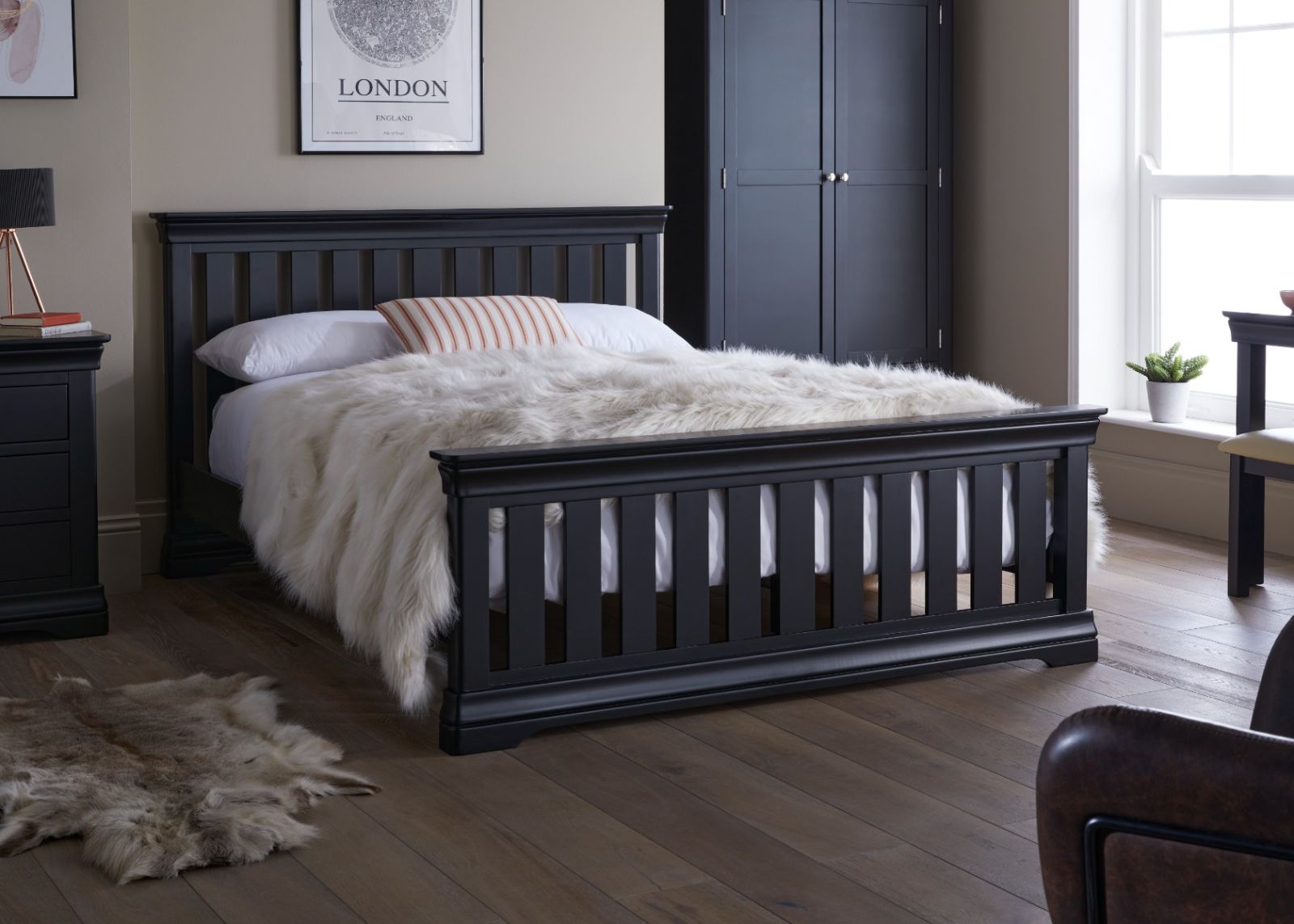 Toulouse Black Painted 5 Foot King Size Slatted Bed - SUMMER SALE Toulouse Black Painted 5 Foot King Size Slatted Bed - SUMMER SALE