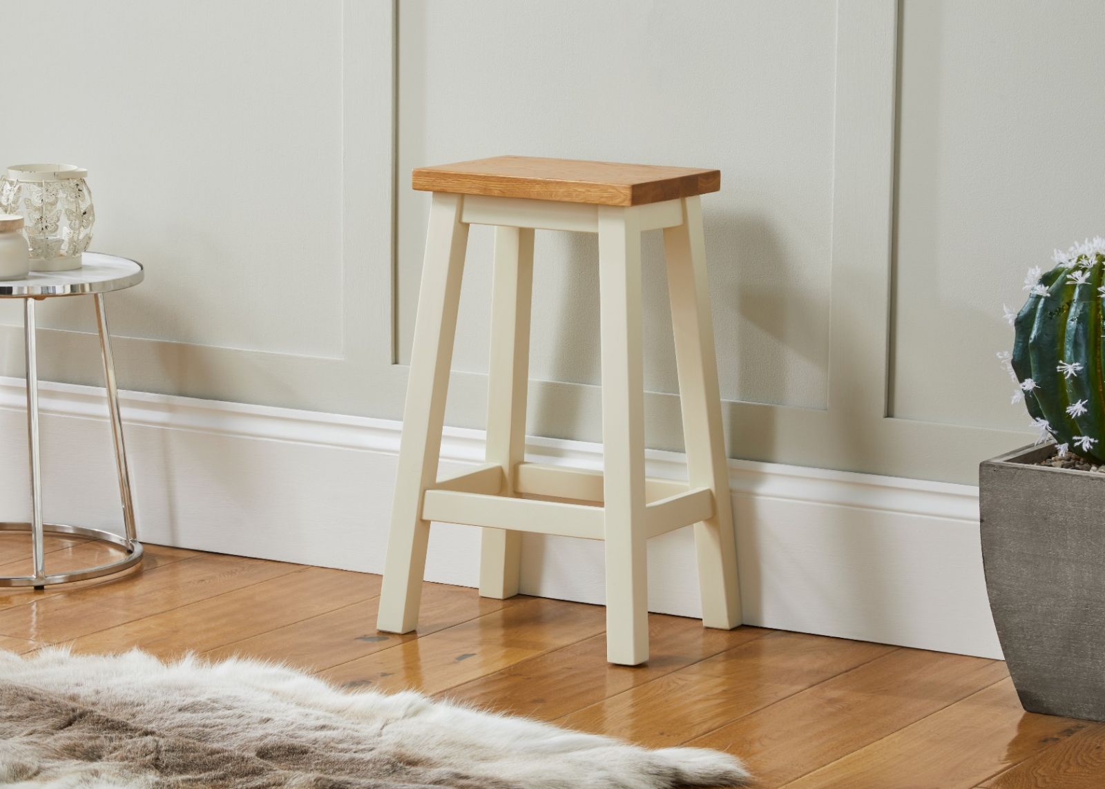 Tutbury Cream Painted Assembled Oak Kitchen Bar Stool - 10% OFF SUMMER SALE Tutbury Cream Painted Assembled Oak Kitchen Bar Stool - 10% OFF SUMMER SALE