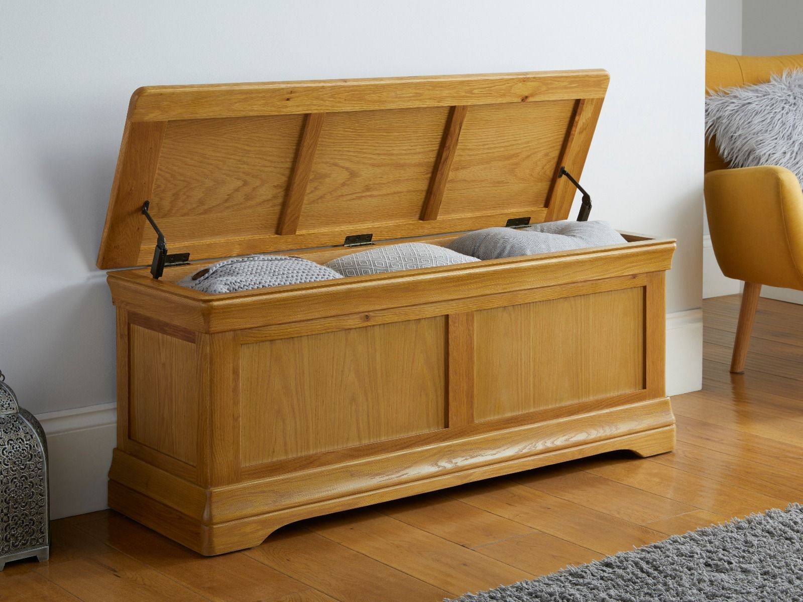Large Farmhouse Country Oak Blanket Box - Spring sale