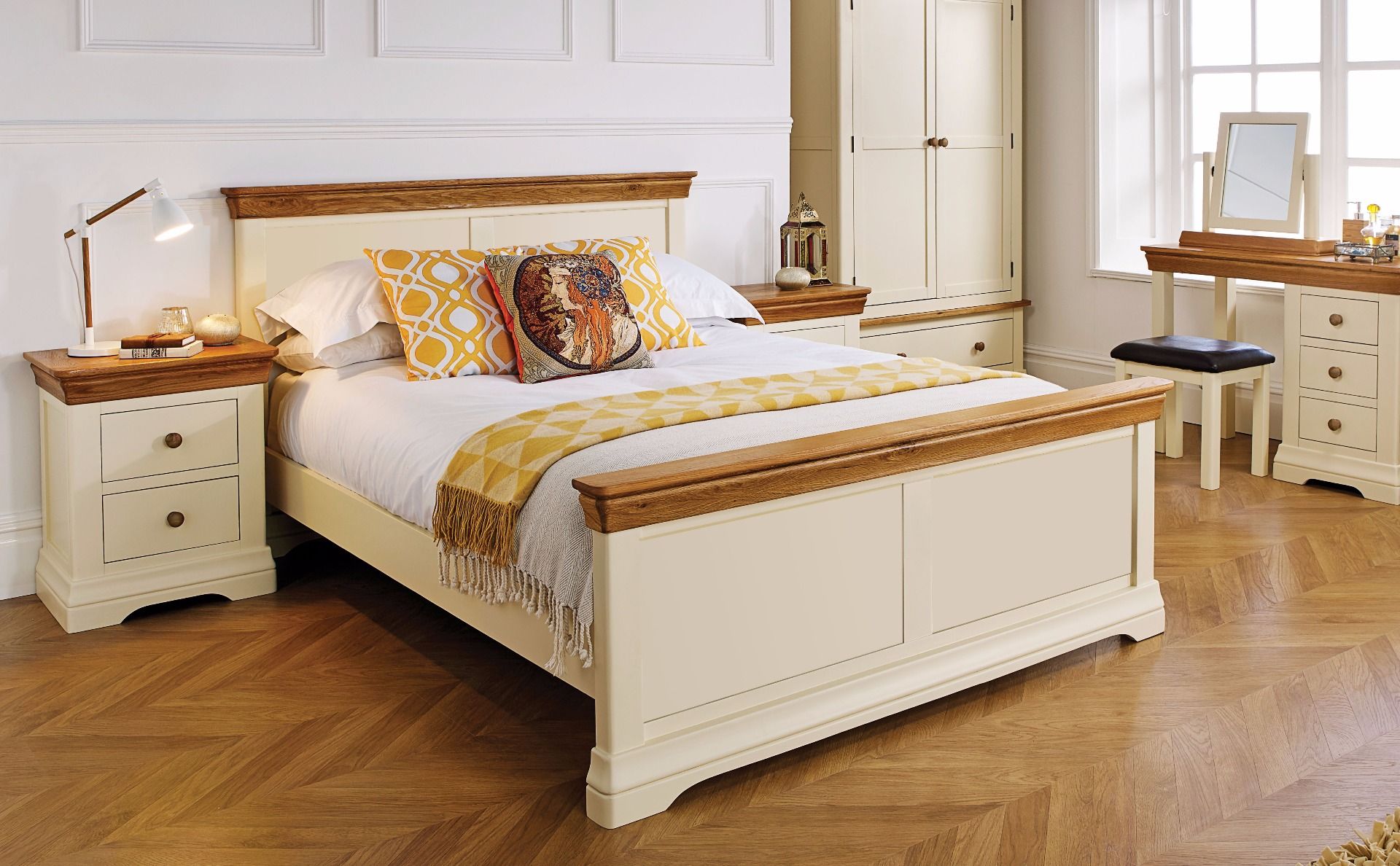 Farmhouse Country Oak Cream Painted 4ft 6 Inches Double Bed - Spring sale