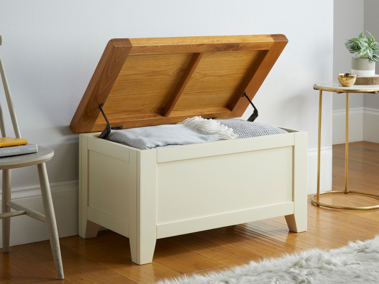 Painted oak shop blanket boxes