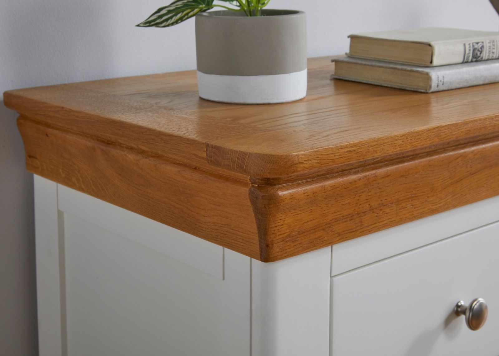 White farmhouse chest deals