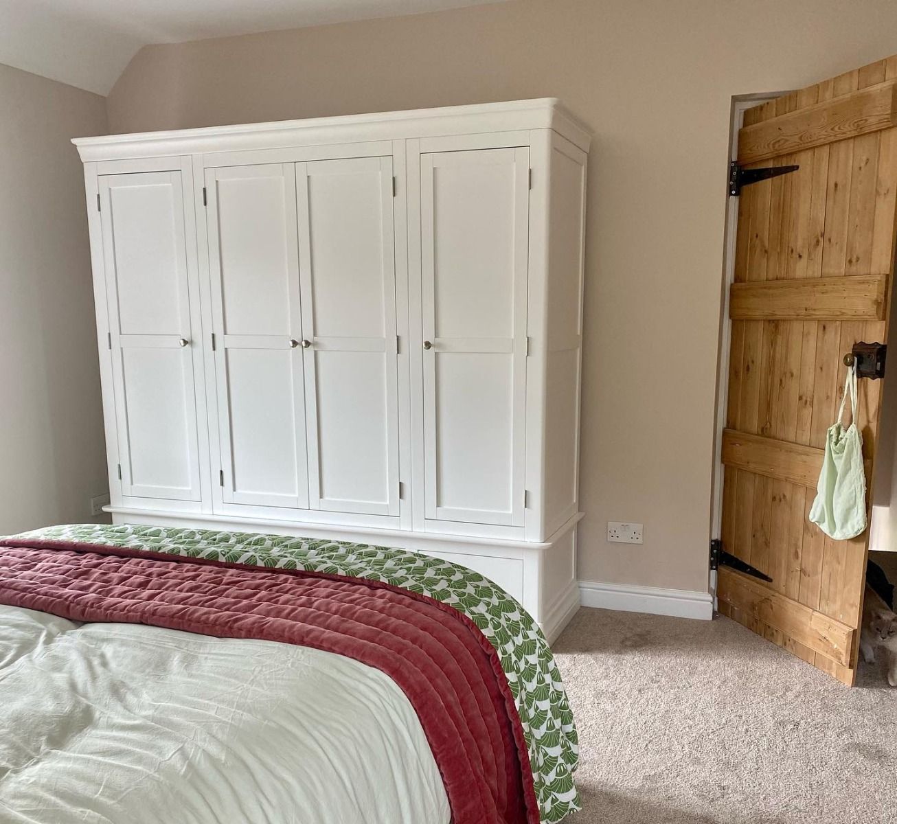Wardrobe not flat 2024 pack