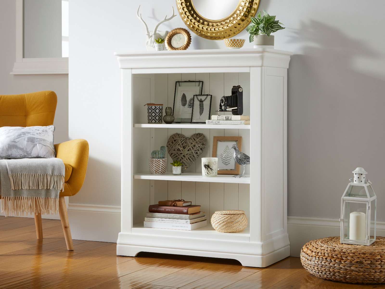Small white bookcase discount
